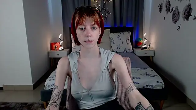 Snapshot of AveryLia chatting on September 19, 2025, 11:31 pm AveryLia online show from September 19, 2025, 11:31 pm