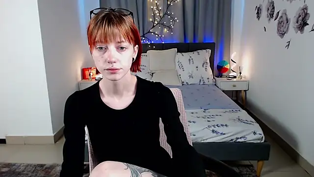 Snapshot of AveryLia chatting on September 20, 2025, 11:21 pm AveryLia online show from September 20, 2025, 11:21 pm