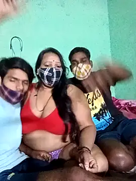 LoveOnStream online show from October 24, 2025, 12:15 pm