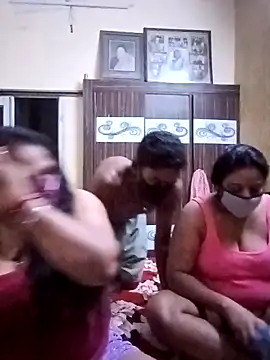 LoveOnStream online show from February 10, 2026, 12:04 pm