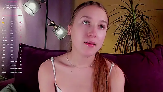 Snapshot of NanaMertins chatting on October 22, 2025, 1:05 am NanaMertins online show from October 22, 2025, 1:05 am