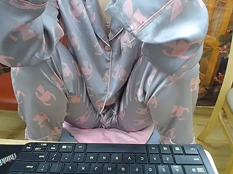 Lamoon 2k online show from October 24, 2025, 1:04 am