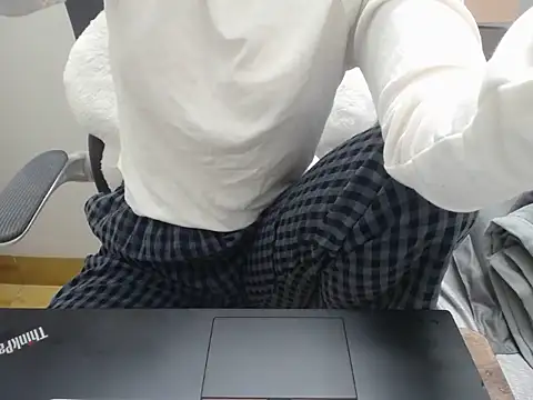 Lamoon 2k online show from October 27, 2025, 2:56 am