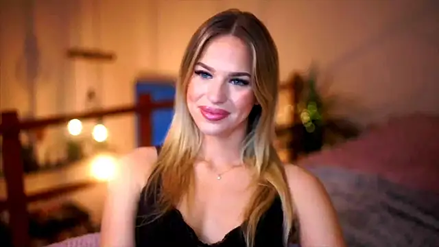 Emilyvanroessel online show from November 6, 2025, 5:17 pm