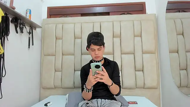 Snapshot of Felipe_Cold chatting on February 5, 2026, 2:40 am Felipe Cold online show from February 5, 2026, 2:40 am