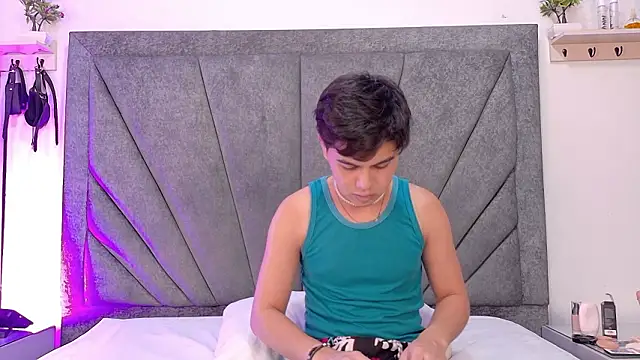 Snapshot of Felipe_Cold chatting on February 1, 2026, 2:21 am Felipe Cold online show from February 1, 2026, 2:21 am