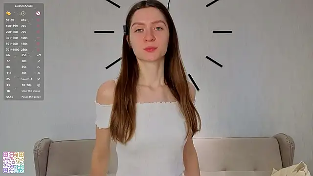 MinaMancilla online show from September 28, 2025, 4:19 am