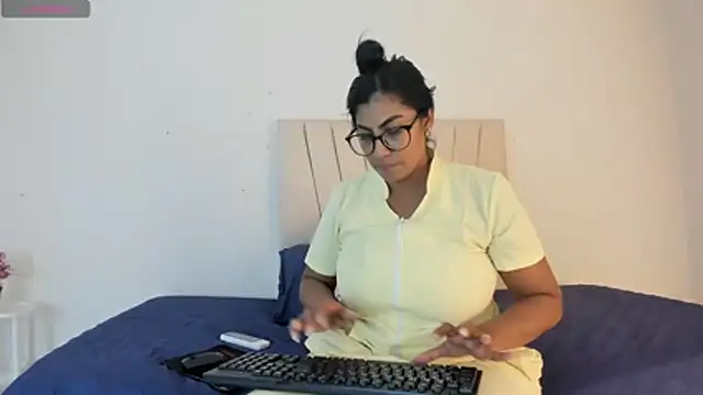  Miaa khalifa  online show from April 24, 2026, 12:29 pm