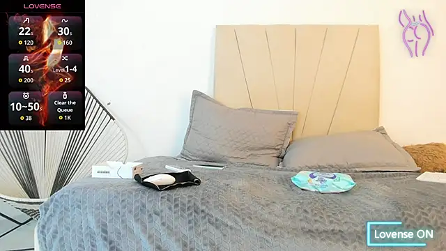  Miaa khalifa  online show from November 5, 2025, 12:19 pm