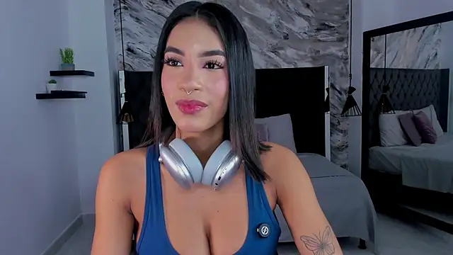 kitty collins  online show from May 11, 2026, 12:17 pm