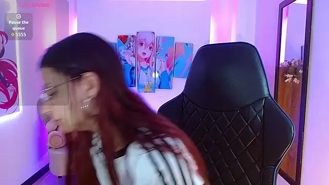 AlanaGarcia19 online show from December 18, 2025, 12:09 pm