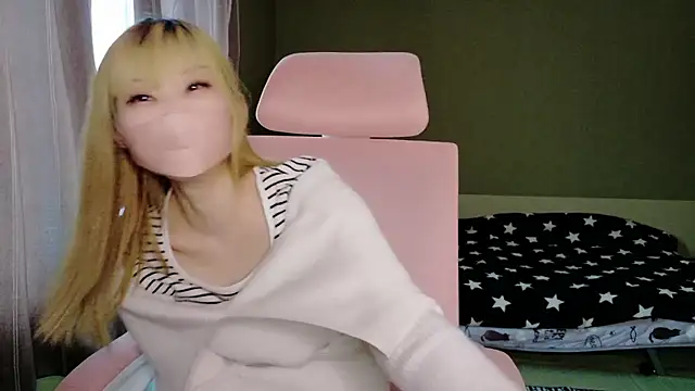 miyu0002 online show from November 10, 2025, 5:01 am