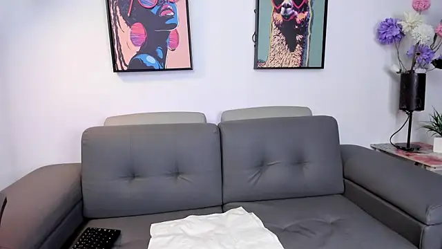 leyah  online show from March 20, 2026, 12:50 pm