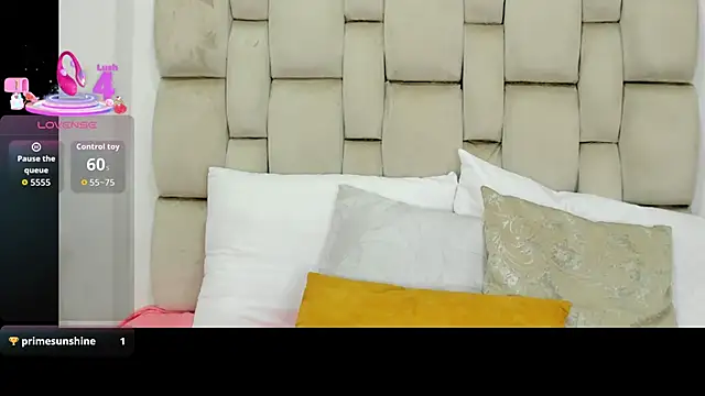 ValerieSoto online show from October 20, 2025, 7:25 pm