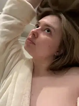 Snapshot of DeniMilkyyyyy chatting on November 16, 2025, 6:23 pm DeniMilkyyyyy online show from November 16, 2025, 6:23 pm