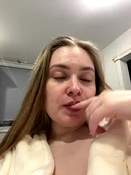 Snapshot of DeniMilkyyyyy chatting on November 8, 2025, 5:27 pm DeniMilkyyyyy online show from November 8, 2025, 5:27 pm