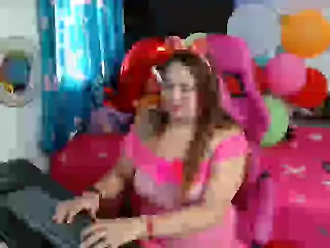 rous-kinky online show from September 17, 2025, 1:13 pm