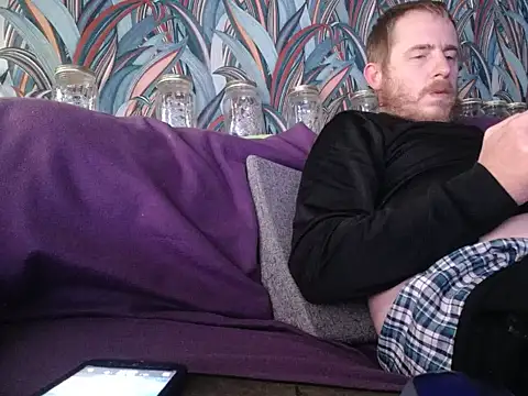 Snapshot of gaydavid chatting on November 7, 2025, 10:24 pm gaydavid online show from November 7, 2025, 10:24 pm