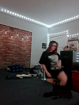 queenpeaches121 online show from November 3, 2025, 11:47 am