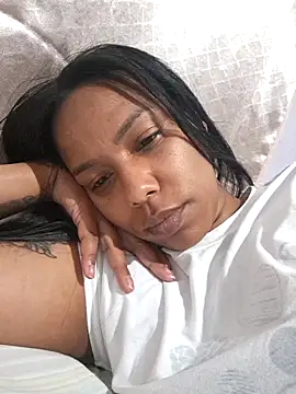 ebonylatinlust online show from May 1, 2026, 10:37 pm