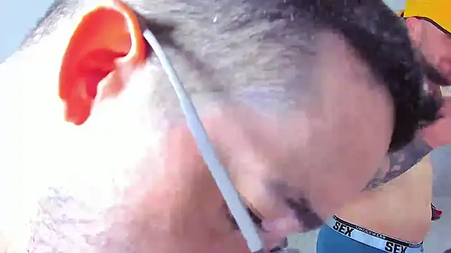 Hunter Hoott online show from October 28, 2025, 2:34 am