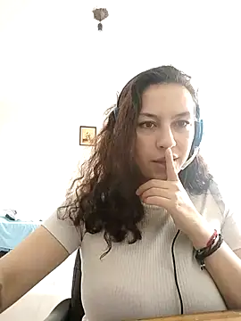 Snapshot of AlanaDesire chatting on September 13, 2025, 3:56 pm AlanaDesire online show from September 13, 2025, 3:56 pm