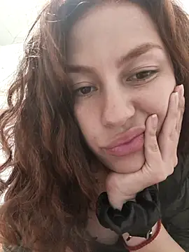 Snapshot of AlanaDesire chatting on October 17, 2025, 1:53 am AlanaDesire online show from October 17, 2025, 1:53 am