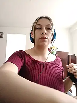 Snapshot of AlanaDesire chatting on September 28, 2025, 5:42 pm AlanaDesire online show from September 28, 2025, 5:42 pm