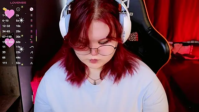 Snapshot of fillisfox_ chatting on April 4, 2026, 10:44 am fillisfox online show from April 4, 2026, 10:44 am