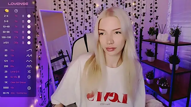 Snapshot of AnyaTaylor_ chatting on April 29, 2026, 2:16 am AnyaTaylor online show from April 29, 2026, 2:16 am