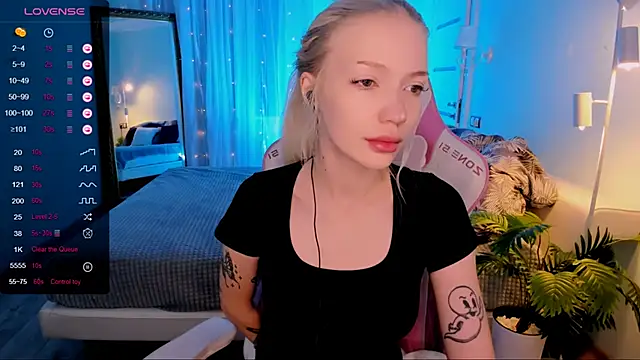 Snapshot of AnyaTaylor_ chatting on May 24, 2026, 2:11 am AnyaTaylor online show from May 24, 2026, 2:11 am