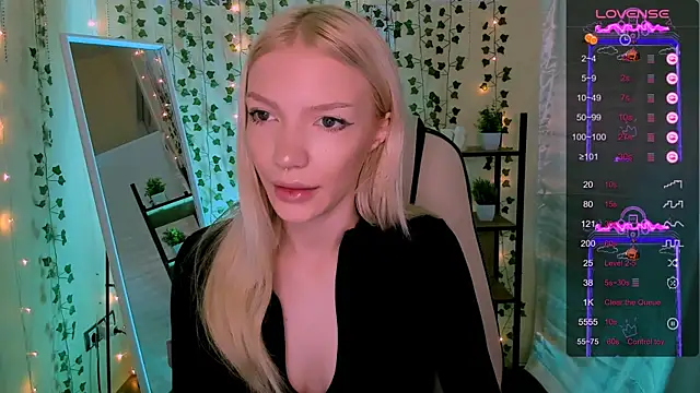 Snapshot of AnyaTaylor_ chatting on April 14, 2026, 2:05 am AnyaTaylor online show from April 14, 2026, 2:05 am