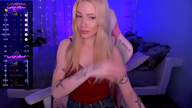 Snapshot of AnyaTaylor_ chatting on March 14, 2026, 2:06 am AnyaTaylor online show from March 14, 2026, 2:06 am
