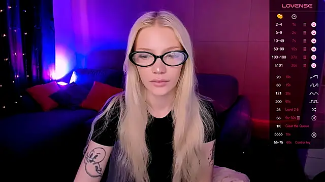 Snapshot of AnyaTaylor_ chatting on May 27, 2026, 2:08 am AnyaTaylor online show from May 27, 2026, 2:08 am