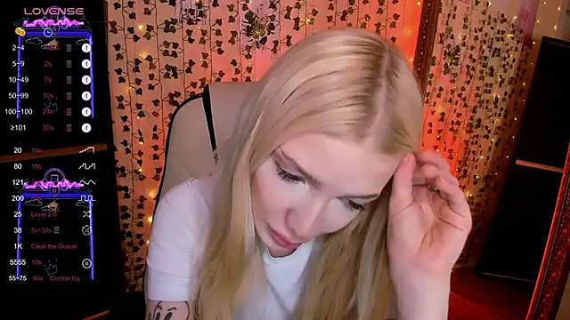 Snapshot of AnyaTaylor_ chatting on March 15, 2026, 2:07 am AnyaTaylor online show from March 15, 2026, 2:07 am