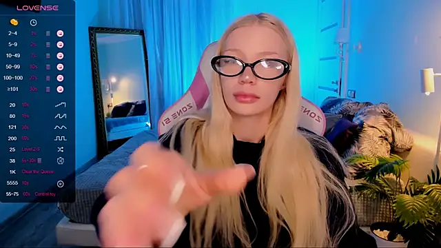 Snapshot of AnyaTaylor_ chatting on May 23, 2026, 2:10 am AnyaTaylor online show from May 23, 2026, 2:10 am