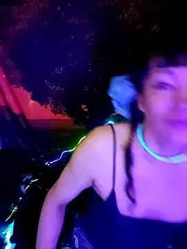 Snapshot of Tselka chatting on October 4, 2025, 4:30 pm Tselka online show from October 4, 2025, 4:30 pm