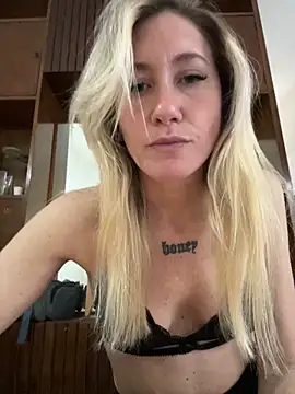 Snapshot of caritadeangellll chatting on September 13, 2025, 6:41 pm caritadeangellll online show from September 13, 2025, 6:41 pm