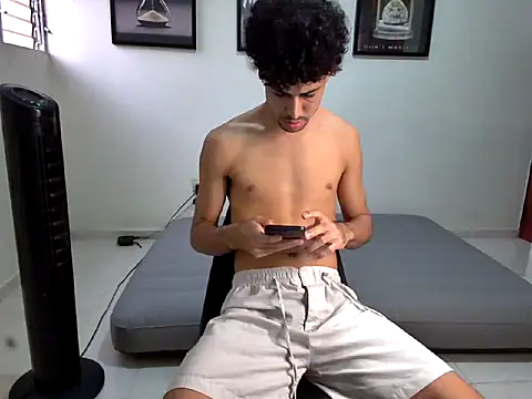 Dollarhot30 online show from November 14, 2025, 9:29 pm