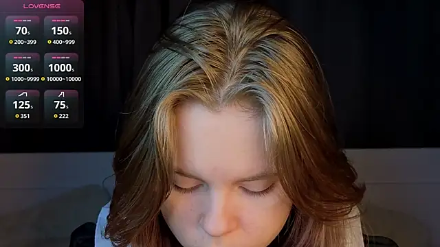 JulietteRain online show from December 22, 2025, 4:40 pm