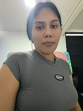 Snapshot of burbuja02 chatting on April 14, 2026, 8:25 pm burbuja02 online show from April 14, 2026, 8:25 pm