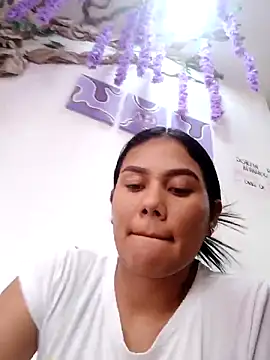 burbuja02 online show from October 1, 2025, 7:07 pm