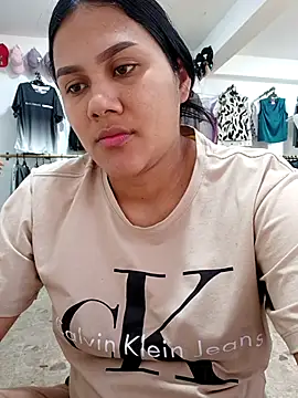 Snapshot of burbuja02 chatting on February 4, 2026, 2:23 pm burbuja02 online show from February 4, 2026, 2:23 pm