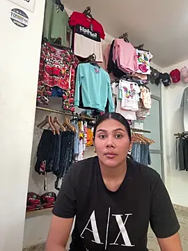 Snapshot of burbuja02 chatting on April 11, 2026, 2:43 pm burbuja02 online show from April 11, 2026, 2:43 pm