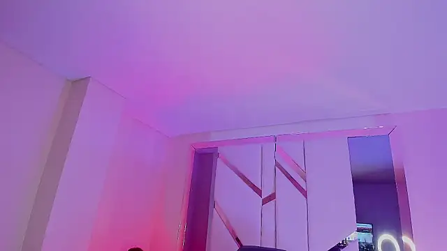 EmmaStonns online show from November 24, 2025, 2:06 pm