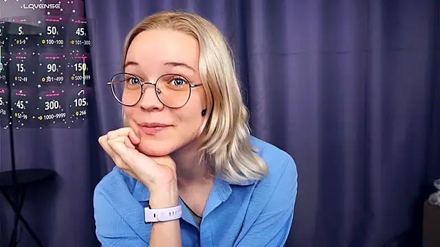 Snapshot of EdaKirkIin chatting on October 21, 2025, 6:24 am EdaKirkIin online show from October 21, 2025, 6:24 am