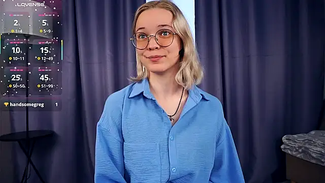 Snapshot of EdaKirkIin chatting on October 23, 2025, 5:17 am EdaKirkIin online show from October 23, 2025, 5:17 am