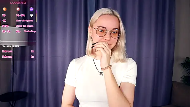 Snapshot of EdaKirkIin chatting on November 26, 2025, 5:40 am EdaKirkIin online show from November 26, 2025, 5:40 am