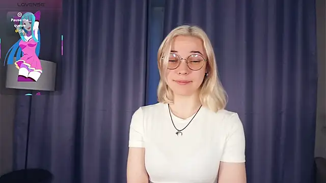 Snapshot of EdaKirkIin chatting on November 18, 2025, 5:22 am EdaKirkIin online show from November 18, 2025, 5:22 am