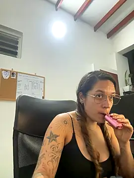 Sophia House  online show from October 20, 2025, 2:13 am